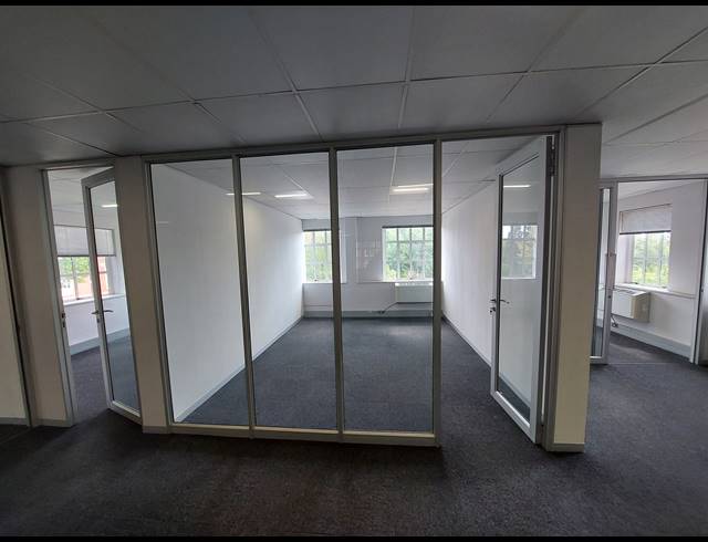283M² OFFICE TO LET IN BRYANSTON